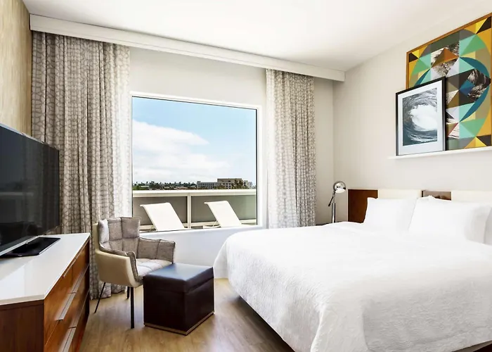 Hampton Inn & Suites Santa Monica